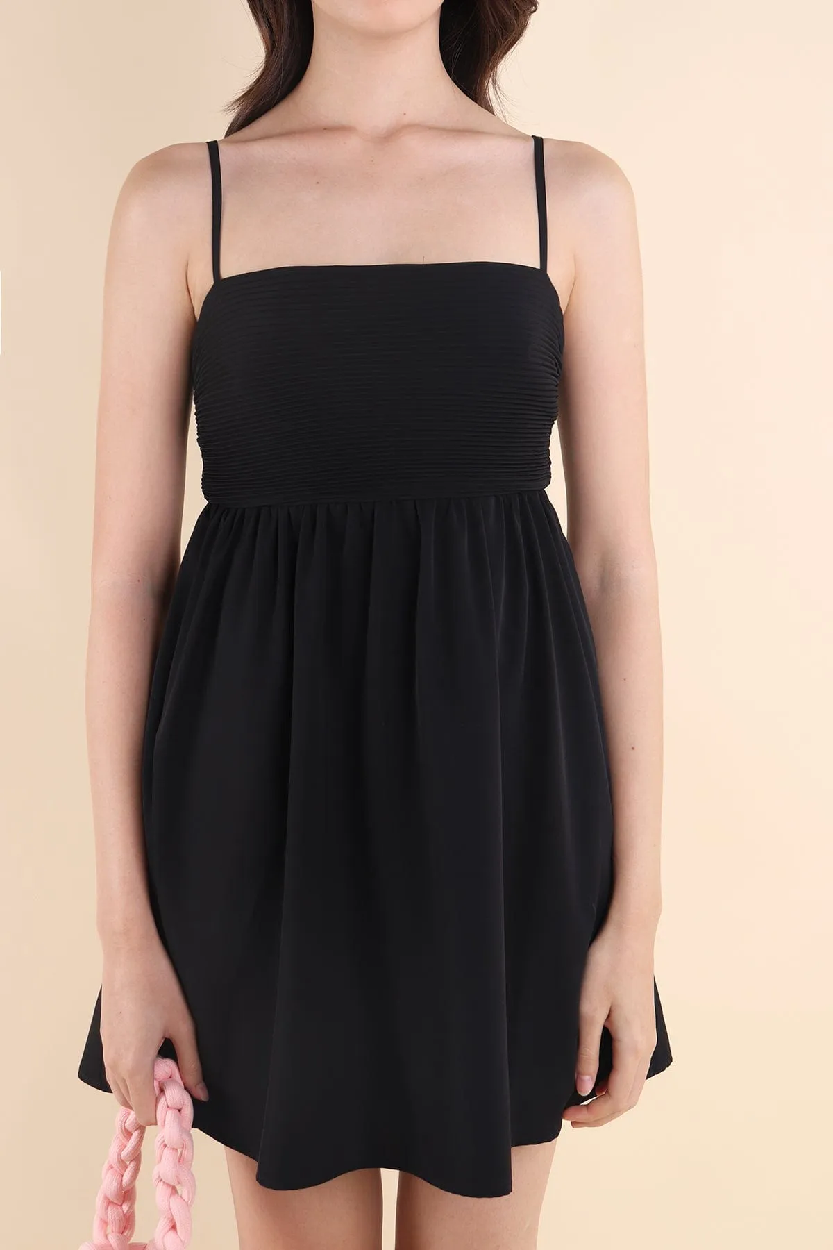 BEA PLEATED BABYDOLL DRESS IN BLACK
