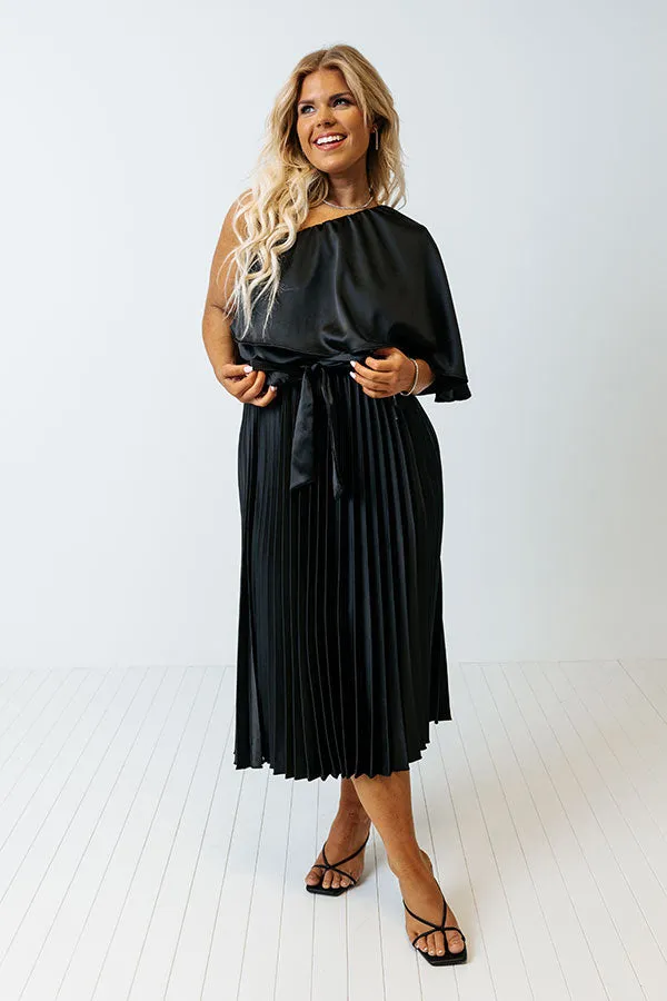 Chic And Exquisite Satin Midi In Black Curves