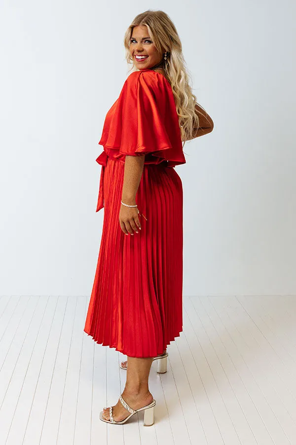 Chic And Exquisite Satin Midi In Red Curves