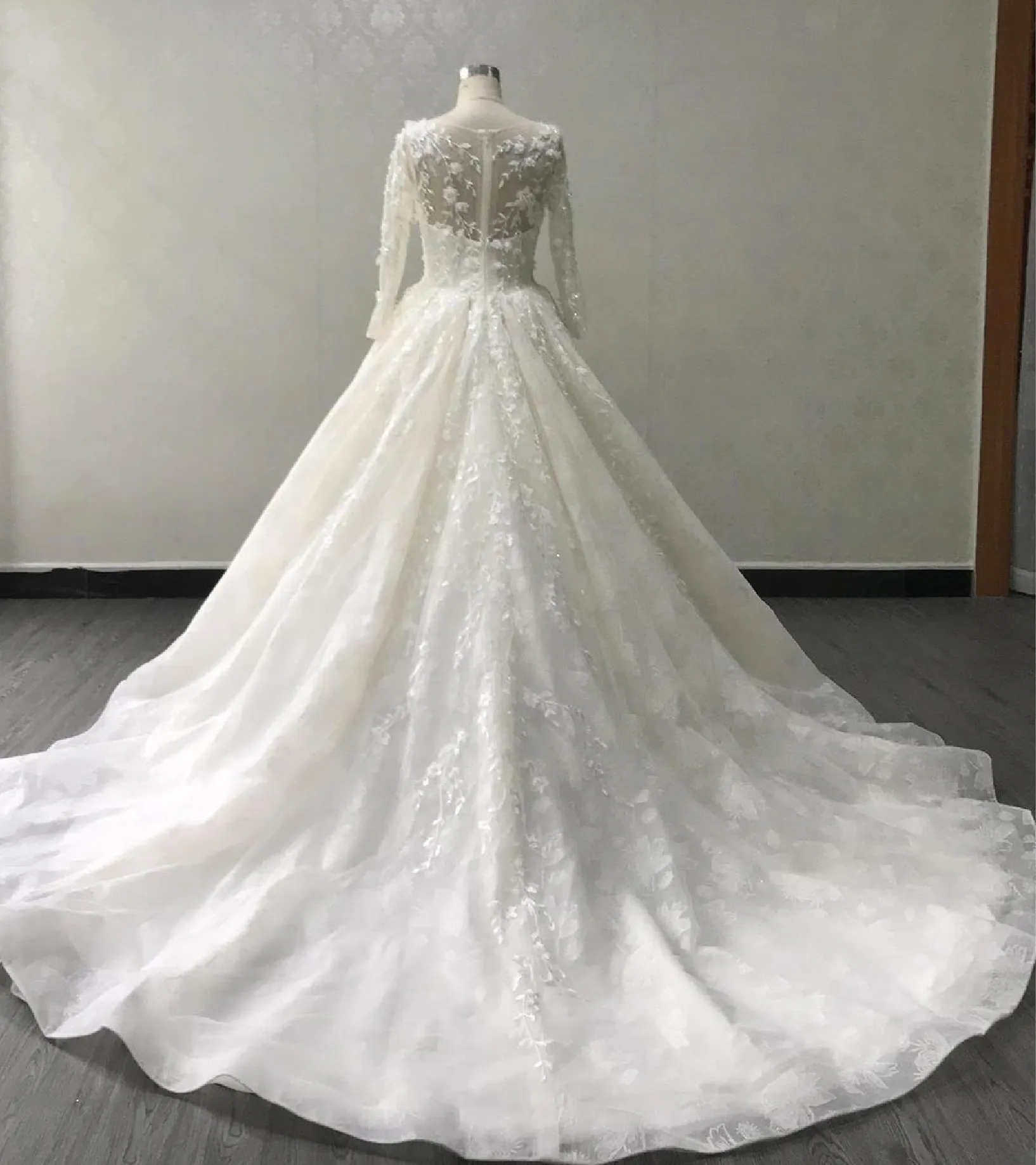 Illusion 3D Lace Pleated Skirt Bridal Gown Long Sleeve Wedding Dress
