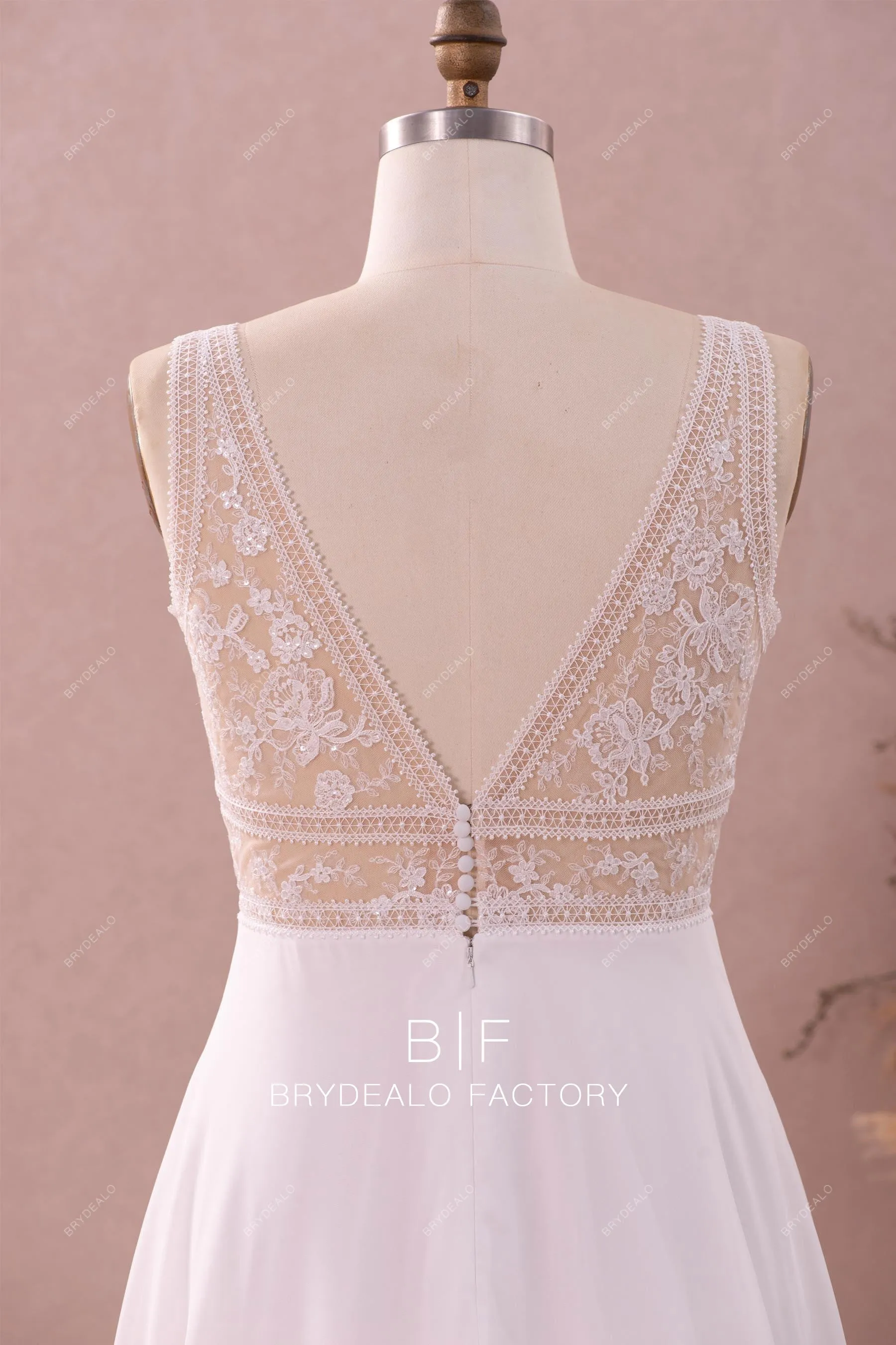 Plus Size A-line Chiffon Sleeveless Lace Beach Bridal Gown