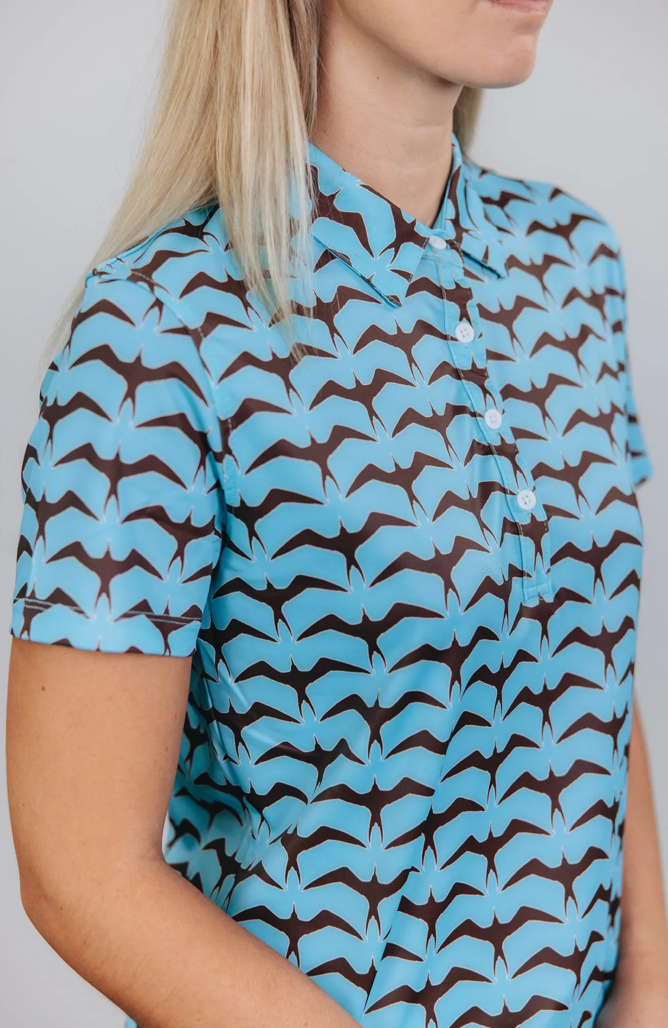 "Iwa Flock" Chocolate Sky - OGA Women's Polo - Chocolate Brown / Sky Blue