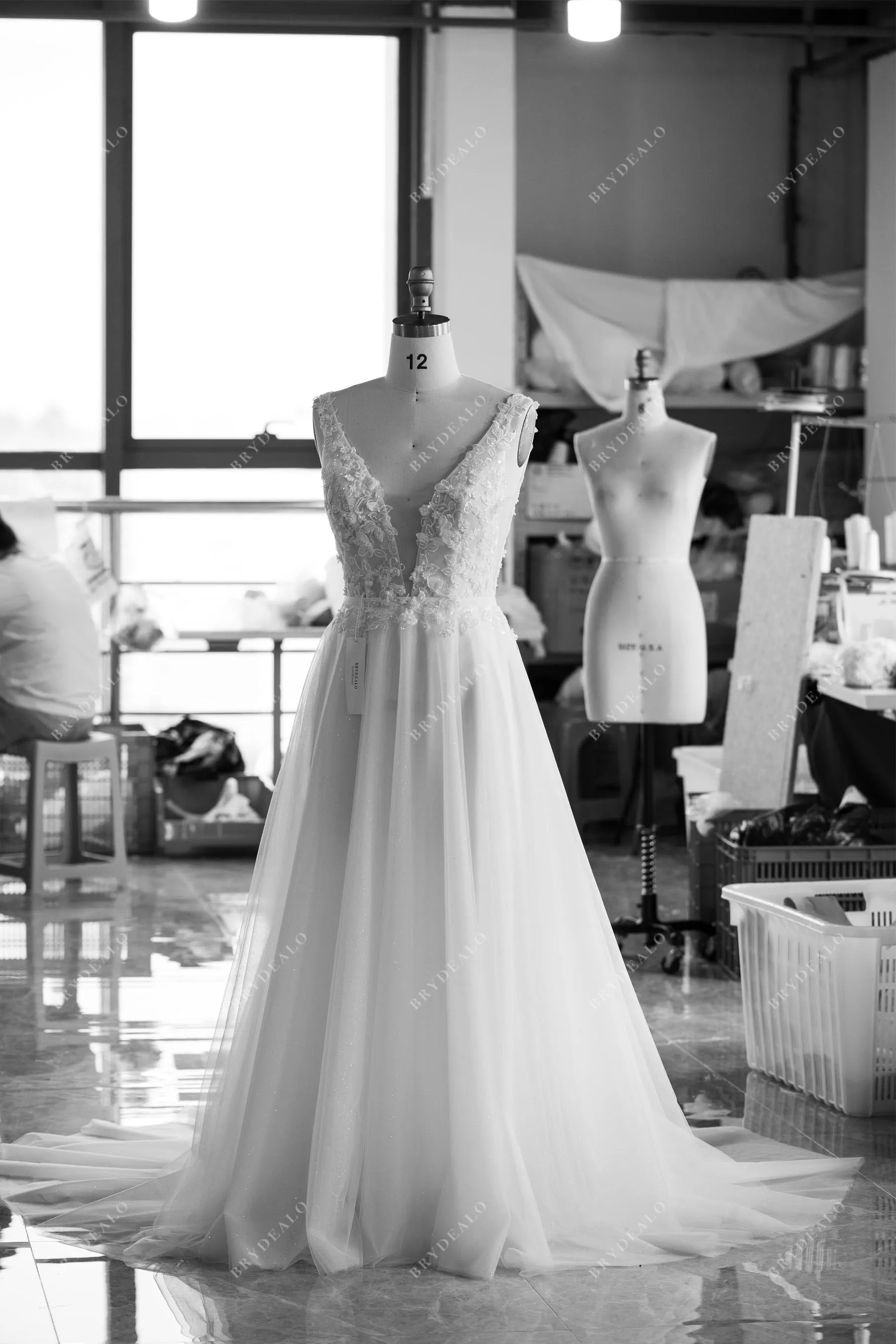 Romantic 3D Flower Lace Plunging Shimmery Tulle Wedding Dress