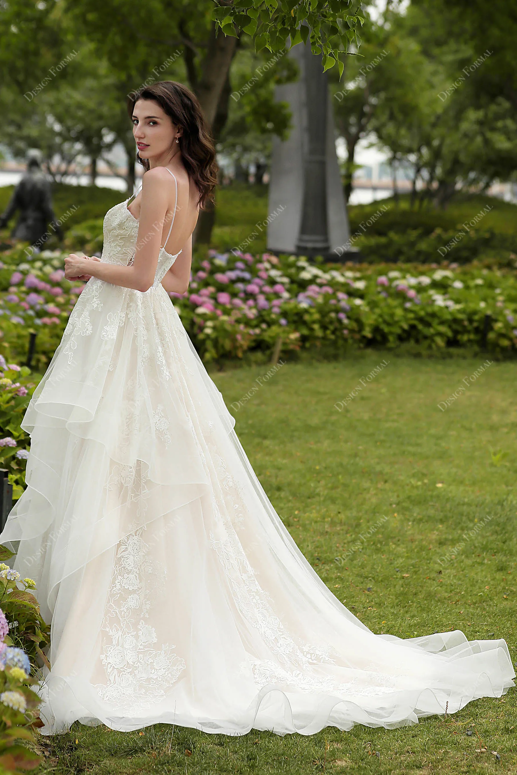 Romantic Lace Tulle Flounce A-line Fall Champagne Wedding Dress