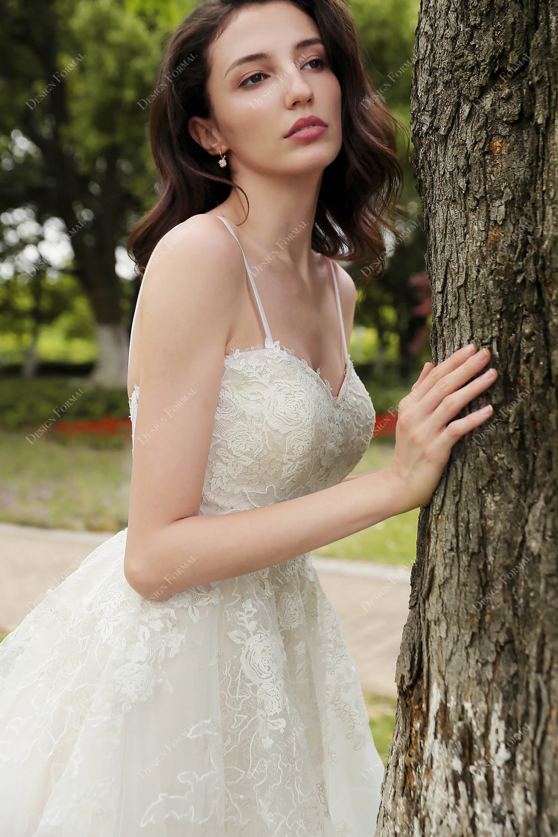 Romantic Lace Tulle Flounce A-line Fall Champagne Wedding Dress