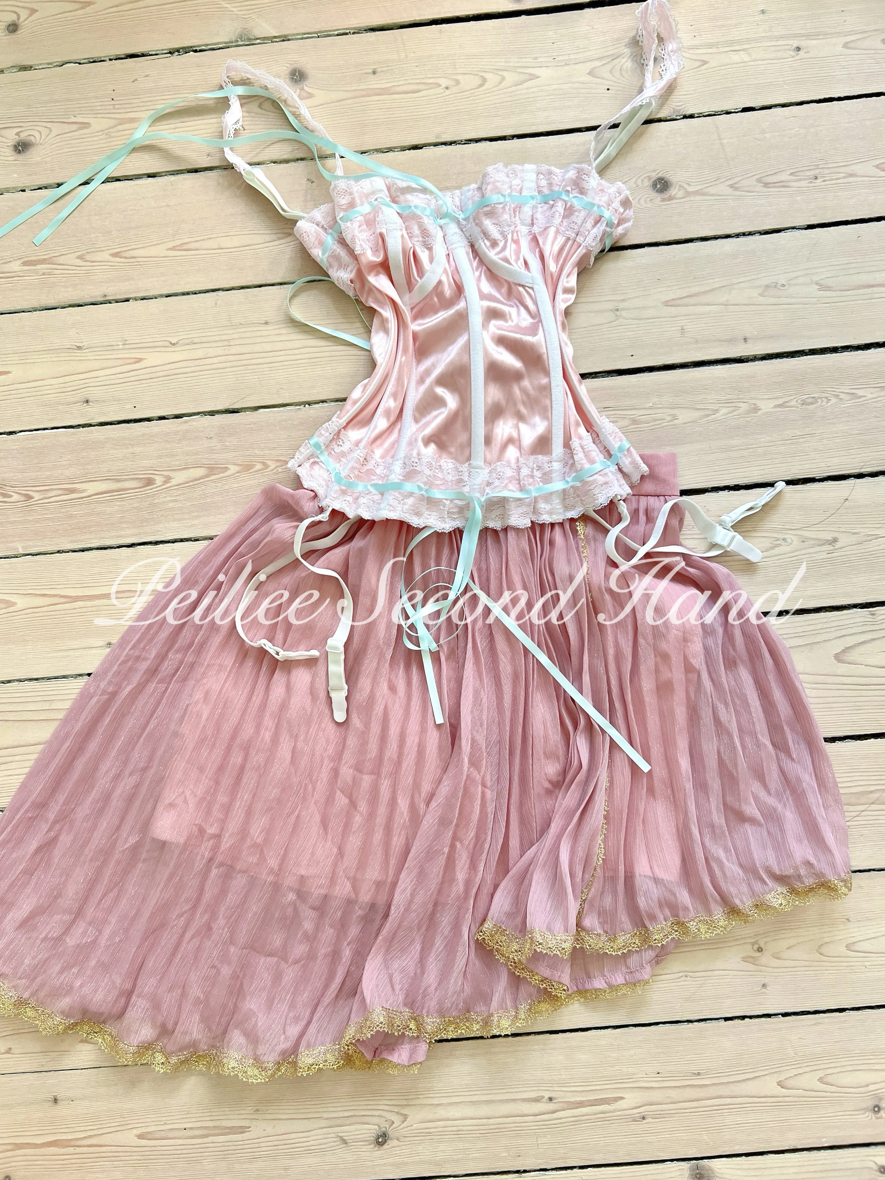 [Sweden Second Hand] Angelic Pink Mini Skirt