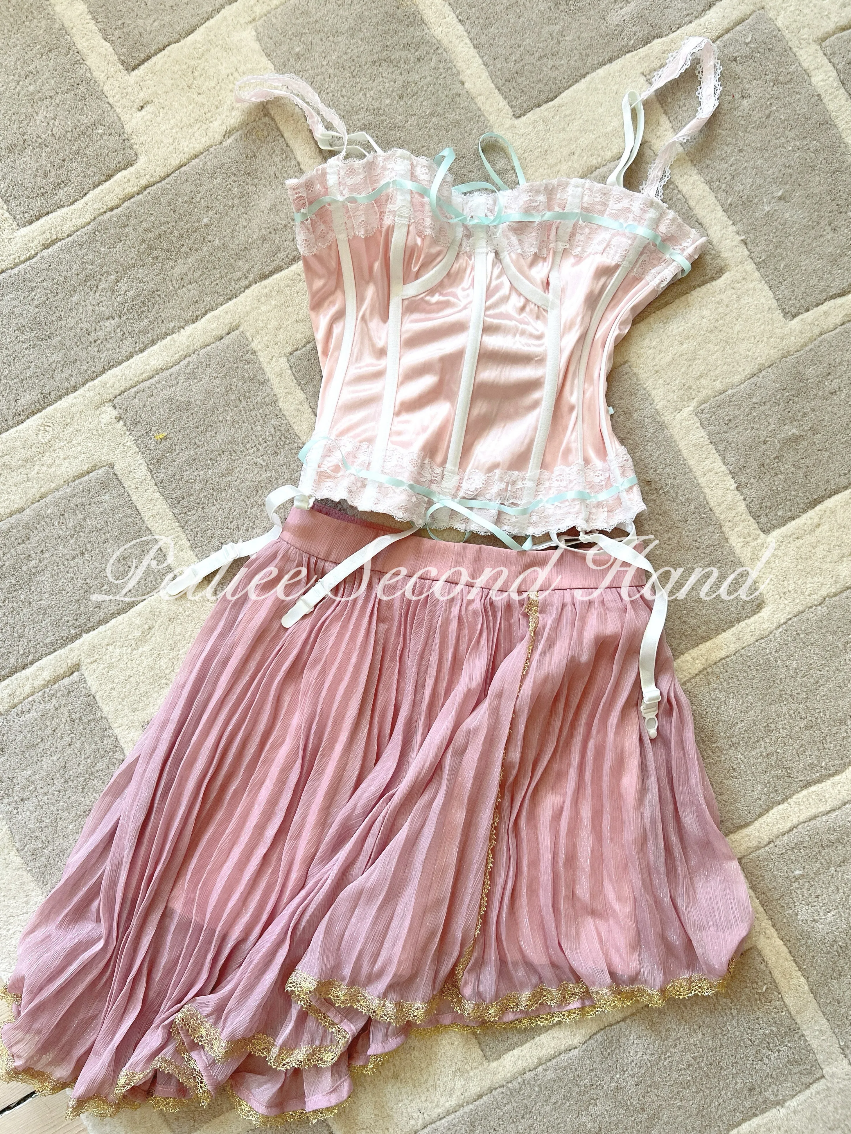 [Sweden Second Hand] Angelic Pink Mini Skirt
