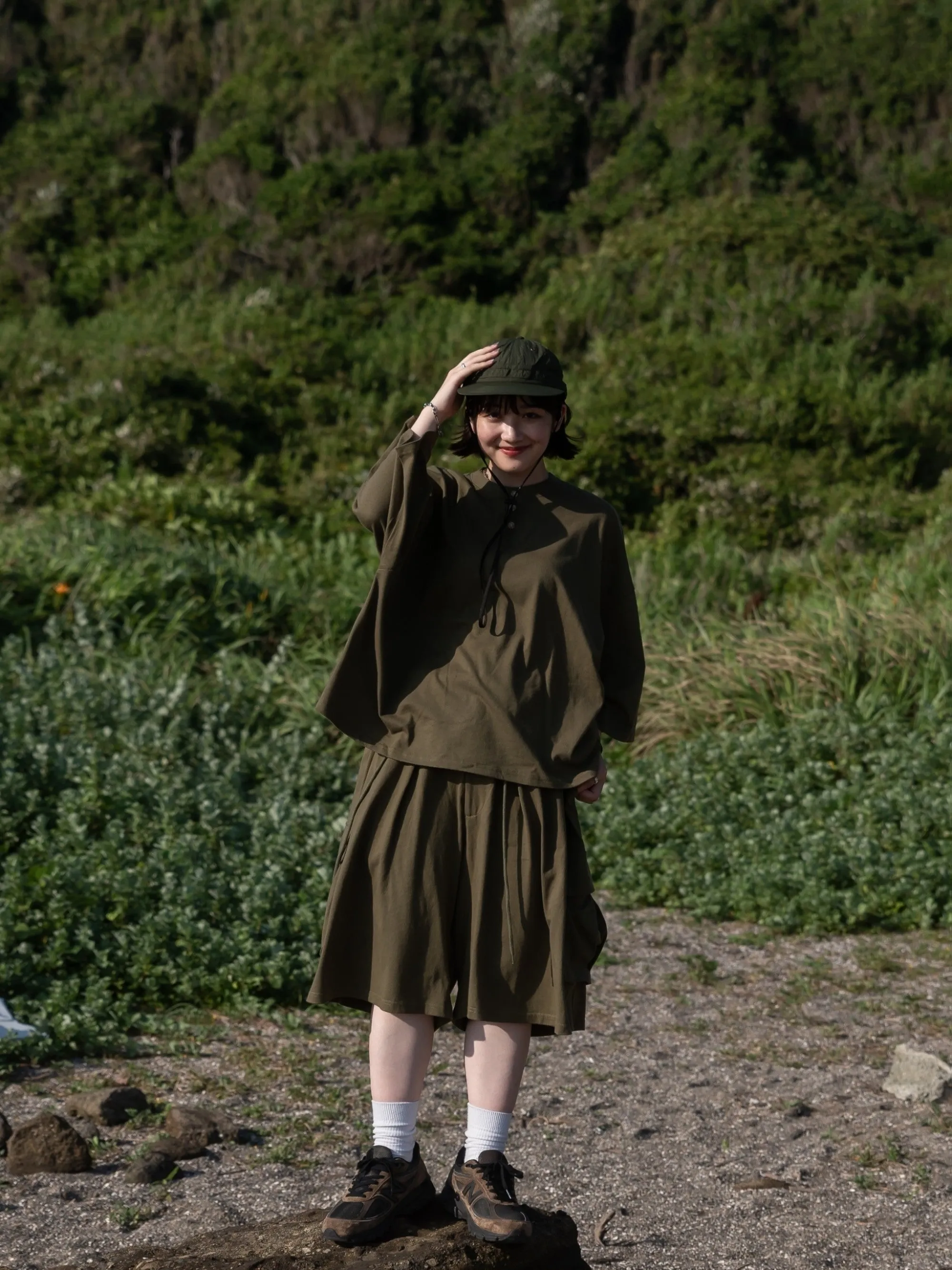 Wide loose henley neck T-shirt【AZR-BL-0001-039】